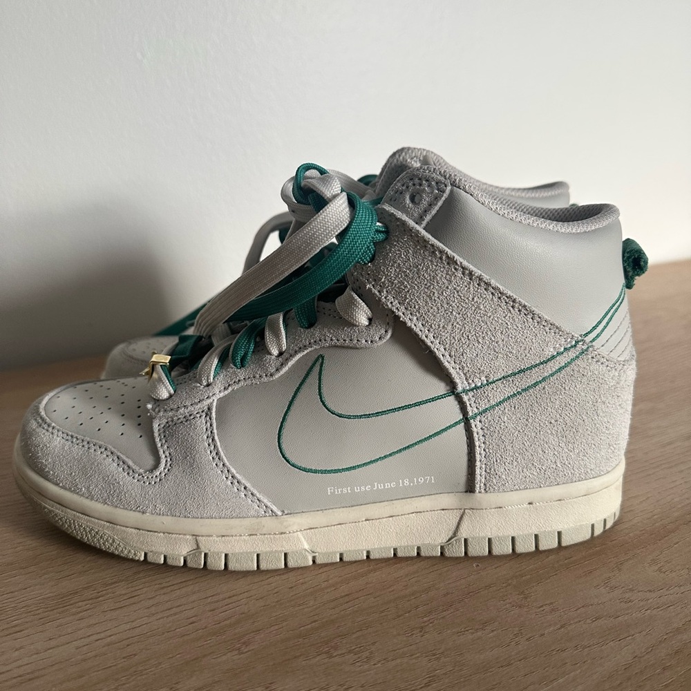 Nike Dunk High SE “First Use” - Green Noise
